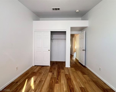 4226 Inglewood Point Street - Photo Thumbnail 13