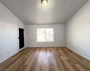 4226 Inglewood Point Street - Photo Thumbnail 17