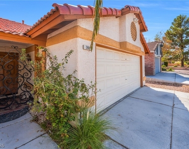 741 Autumn Moon Drive - Photo Thumbnail 2