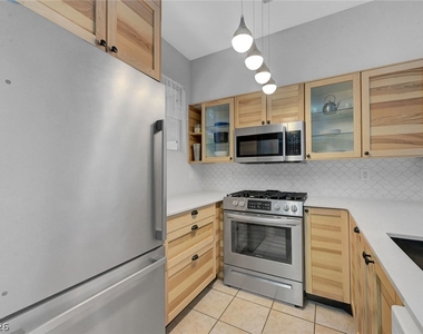 9050 W Warm Springs Road - Photo Thumbnail 13
