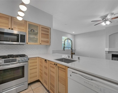 9050 W Warm Springs Road - Photo Thumbnail 12