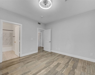 9050 W Warm Springs Road - Photo Thumbnail 20