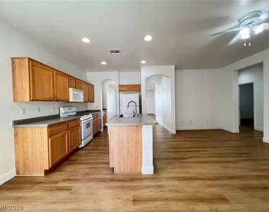 5121 First Sun Street - Photo Thumbnail 4