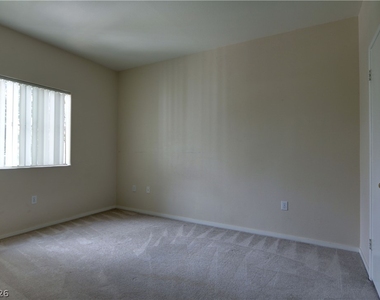 2615 W Gary Avenue - Photo Thumbnail 9