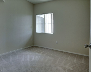 2615 W Gary Avenue - Photo Thumbnail 11
