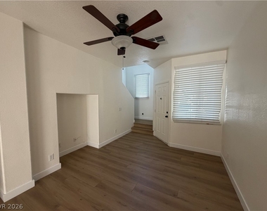 8130 Amy Springs Street - Photo Thumbnail 9