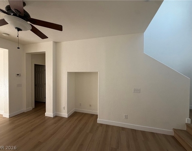 8130 Amy Springs Street - Photo Thumbnail 3