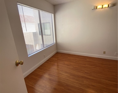 4351 Gannet Circle - Photo Thumbnail 9