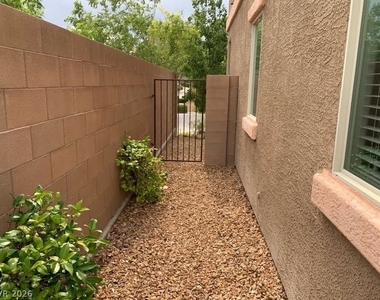 7752 Broadloom Court - Photo Thumbnail 31