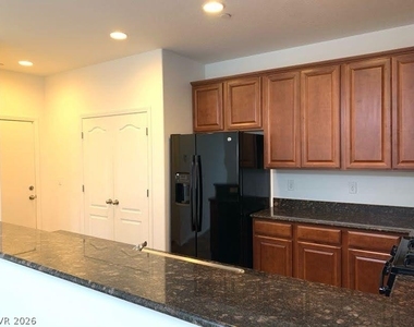 7752 Broadloom Court - Photo Thumbnail 9