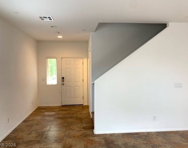 7752 Broadloom Court - Photo Thumbnail 3