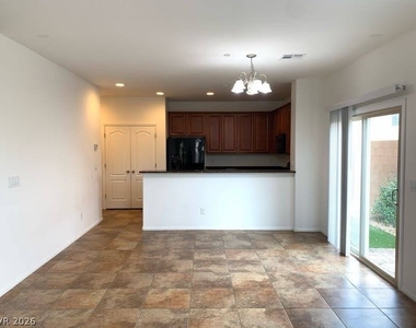 7752 Broadloom Court - Photo Thumbnail 4