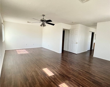 9572 Meridian Park Avenue - Photo Thumbnail 9
