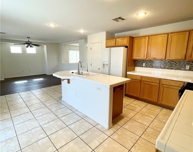 9572 Meridian Park Avenue - Photo Thumbnail 5