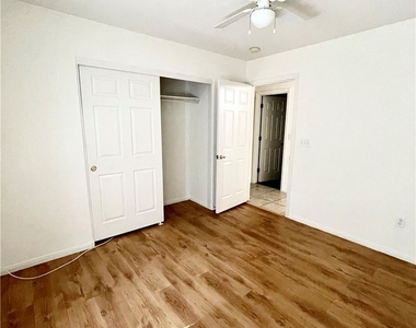 9572 Meridian Park Avenue - Photo Thumbnail 6