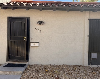 1308 N Jones Boulevard - Photo Thumbnail 11