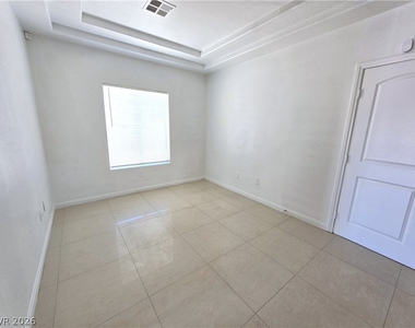 4895 E Baltimore Avenue - Photo Thumbnail 8