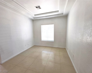 4895 E Baltimore Avenue - Photo Thumbnail 9