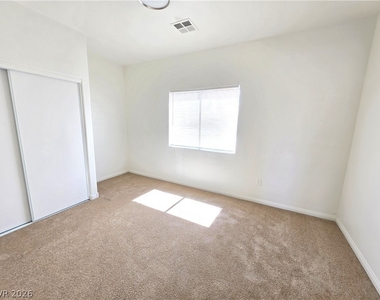 4895 E Baltimore Avenue - Photo Thumbnail 11