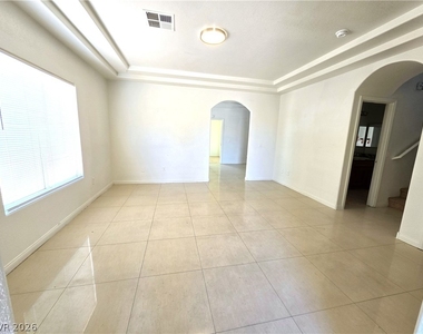 4895 E Baltimore Avenue - Photo Thumbnail 2