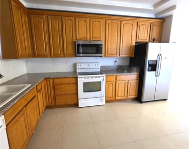 4895 E Baltimore Avenue - Photo Thumbnail 7