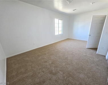 4895 E Baltimore Avenue - Photo Thumbnail 29
