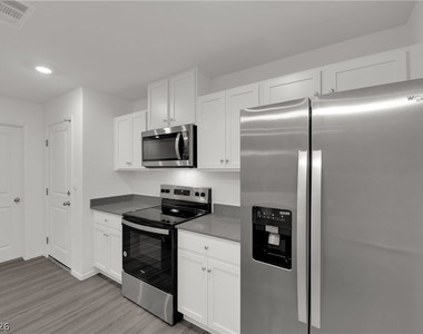 6917 Stafford Hill Street - Photo Thumbnail 6