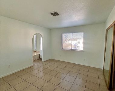 5054 Spencer Street - Photo Thumbnail 5