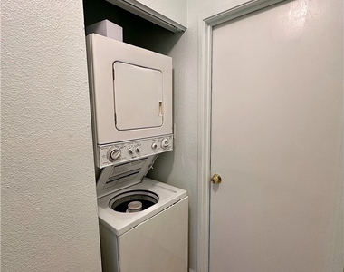 5054 Spencer Street - Photo Thumbnail 8