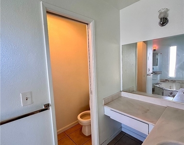 5054 Spencer Street - Photo Thumbnail 12