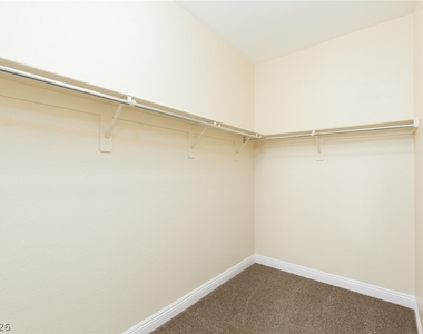 8940 Spotted Tail Avenue - Photo Thumbnail 15