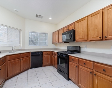8940 Spotted Tail Avenue - Photo Thumbnail 4