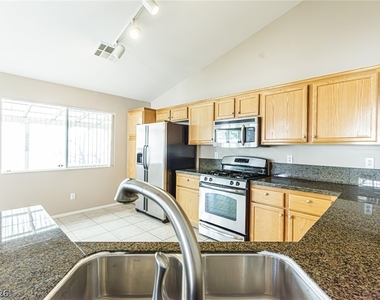 238 Ventana Village Lane - Photo Thumbnail 15