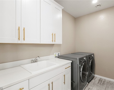 10277 Green Ember Drive - Photo Thumbnail 35