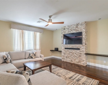 12308 Kings Eagle Street - Photo Thumbnail 4