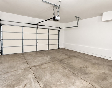 7617 Pioneer Ranch Avenue - Photo Thumbnail 18