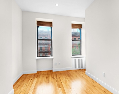 West 45th Street - Photo Thumbnail 2