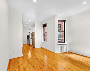 West 45th Street - Photo Thumbnail 1