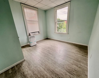 239 Main Street - Photo Thumbnail 9