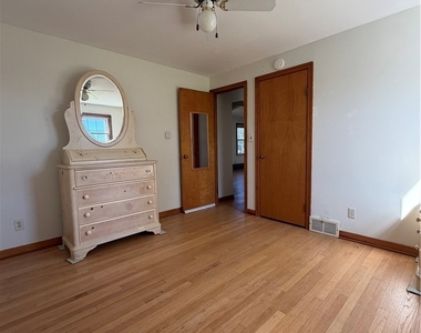 352 Wainwright Avenue - Photo Thumbnail 6