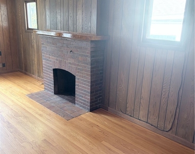 114 Peck Avenue - Photo Thumbnail 11