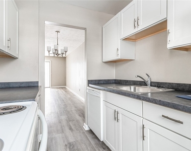 57 Chartwell Court - Photo Thumbnail 4