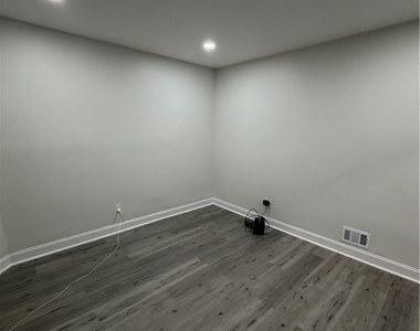 306 Fulton Street - Photo Thumbnail 4