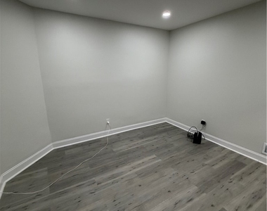 306 Fulton Street - Photo Thumbnail 6