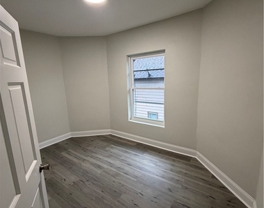 306 Fulton Street - Photo Thumbnail 5