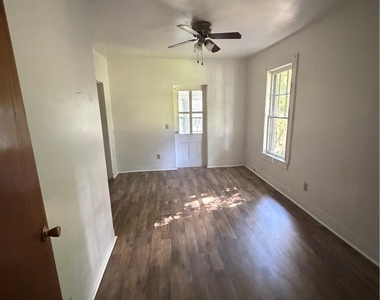 307 W 4th Street - Photo Thumbnail 1