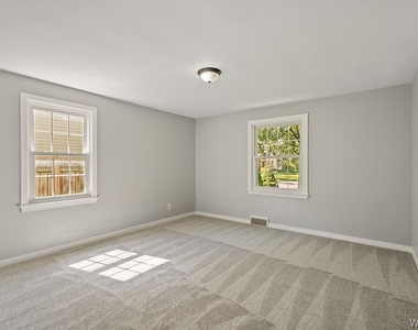 345 Burroughs Drive - Photo Thumbnail 11