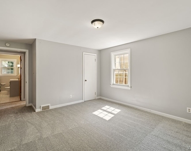 345 Burroughs Drive - Photo Thumbnail 12