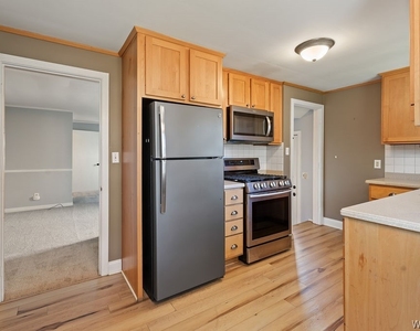 345 Burroughs Drive - Photo Thumbnail 16