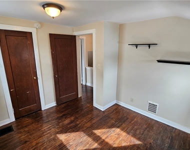 107 Fowler Avenue - Photo Thumbnail 14